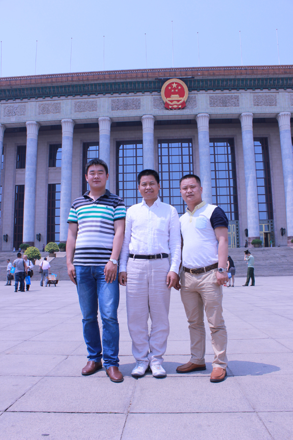 安邦集團(tuán)董事長(zhǎng)李貽連應(yīng)邀出席電供暖專(zhuān)業(yè)委員會(huì)成立大會(huì)(圖4)